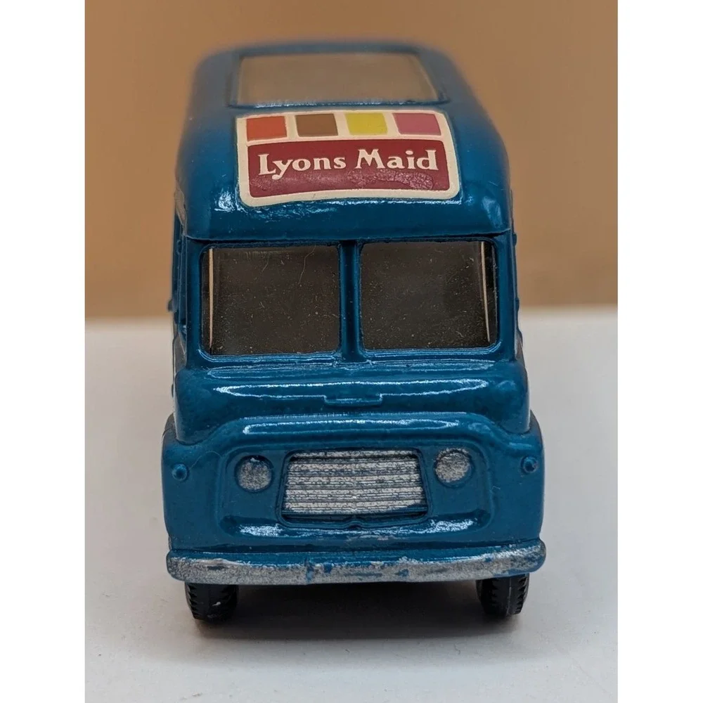 Vintage Matchbox No 47 Lyons Maid Ice-Cream Mobile Shop Lesney Blue England Box